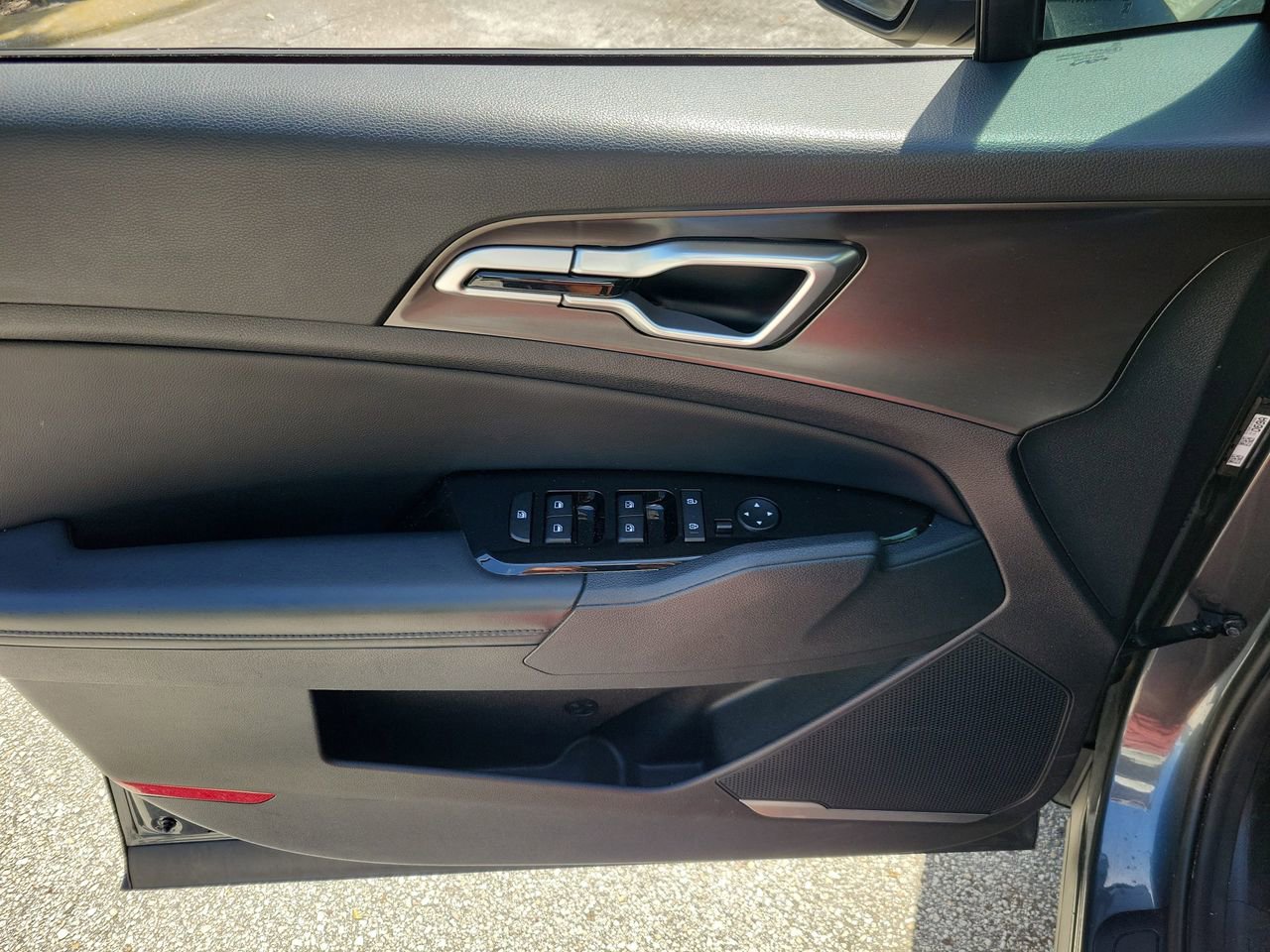 Used 2024 Kia Sportage EX image 12