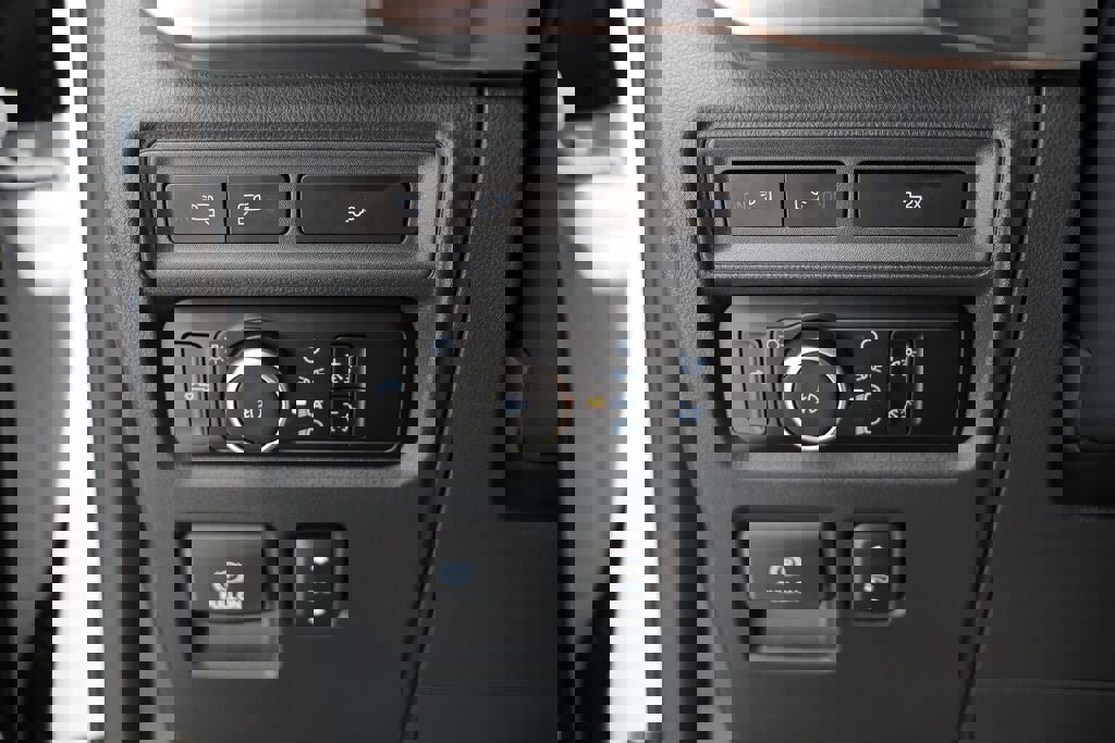 Used 2023 Ford F150 Lariat w/ Equipment Group 502A High image 36