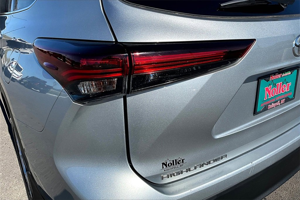 Used 2024 Toyota Highlander LE image 31