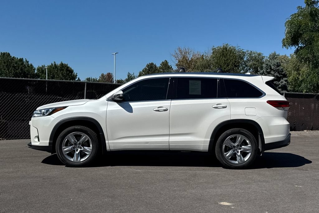 Used 2019 Toyota Highlander Limited AWD/4WD image 10