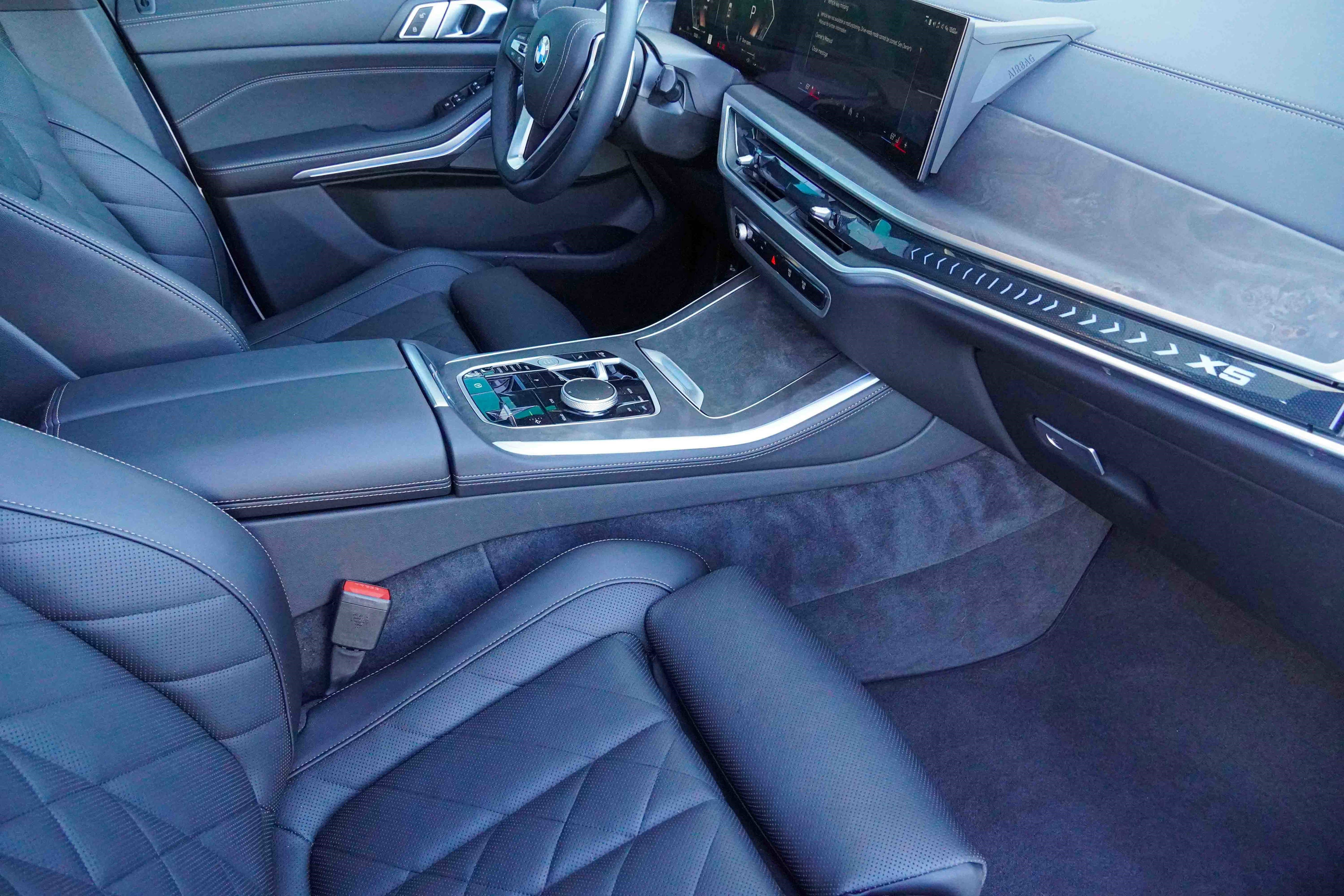 Used 2025 BMW X5 sDrive40i w/ Premium Package image 10