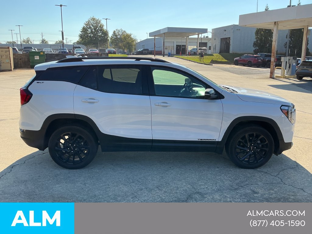 Used 2024 GMC Terrain SLT w/ Elevation Edition AWD/4WD image 8