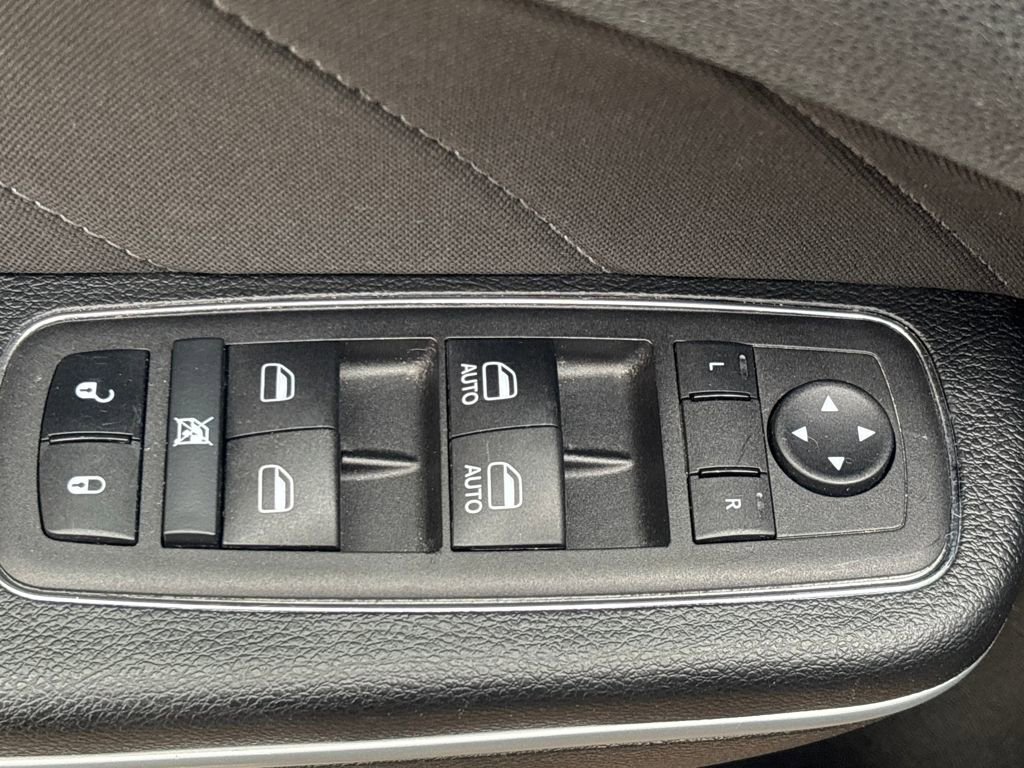 Used 2023 Dodge Charger SXT image 7