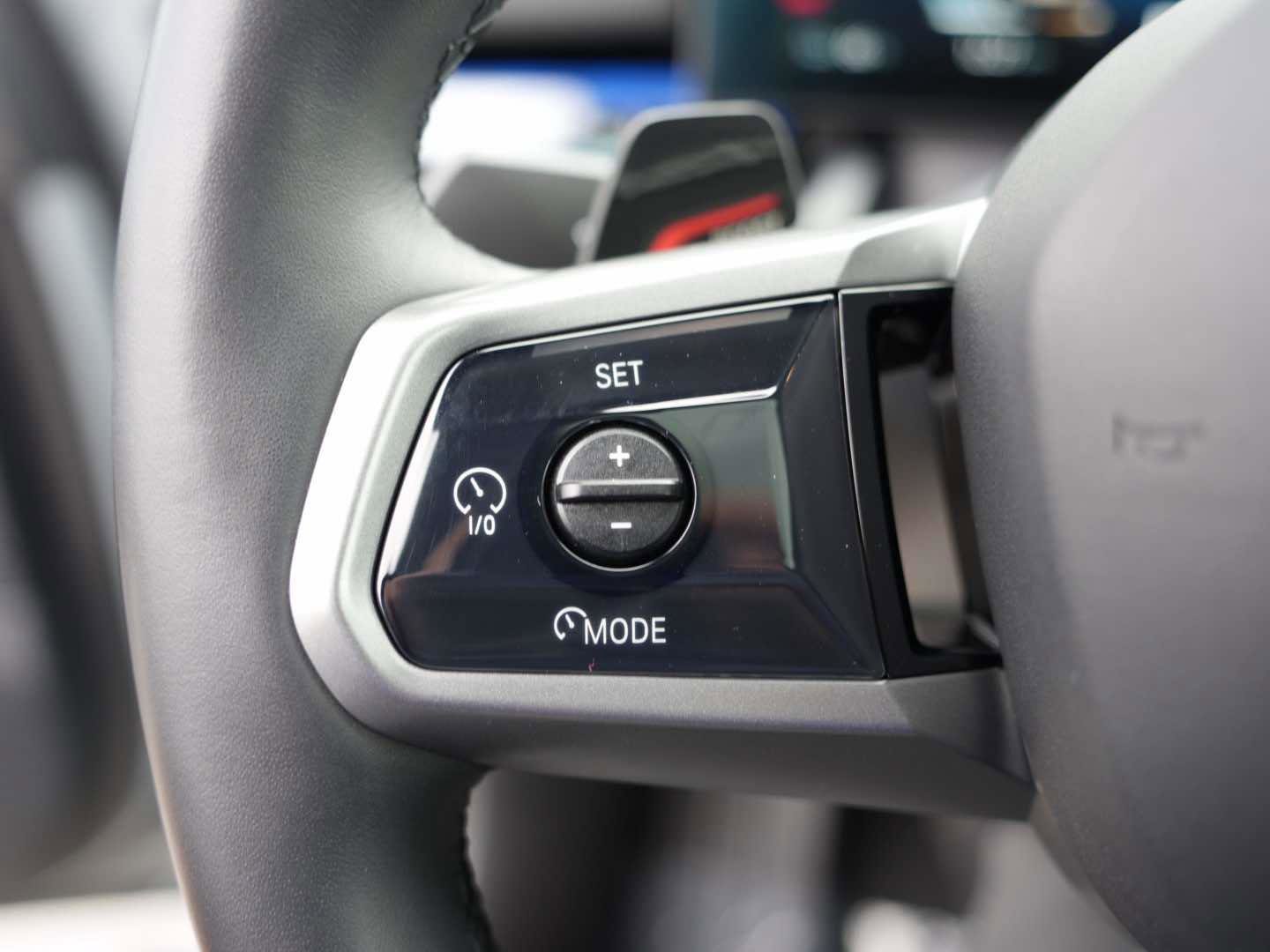 Used 2025 BMW i5 eDrive40i w/ M Sport Package image 17