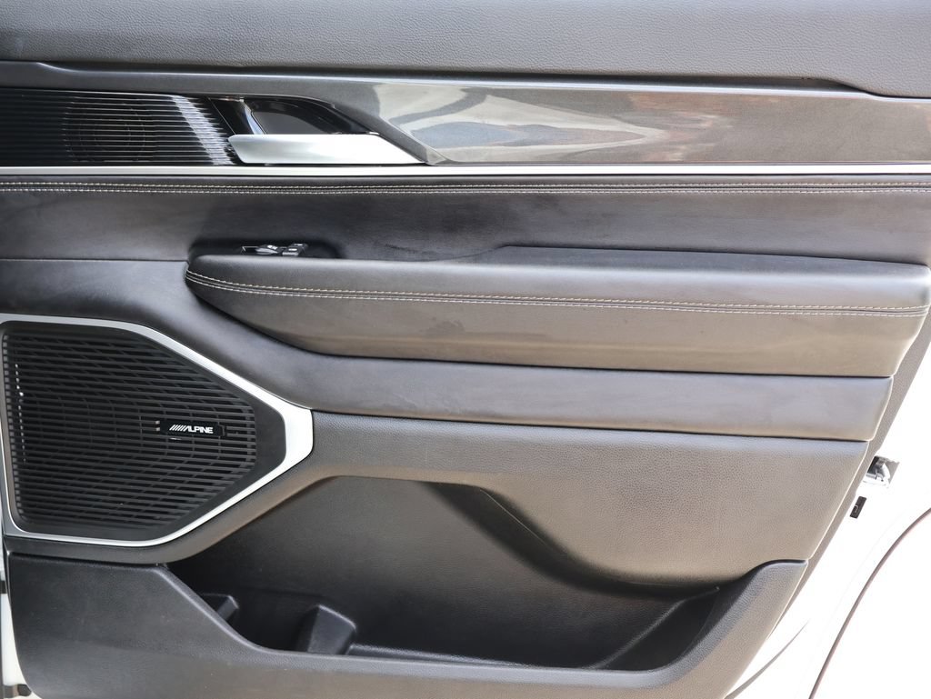 Used 2023 Jeep Wagoneer 4WD image 10