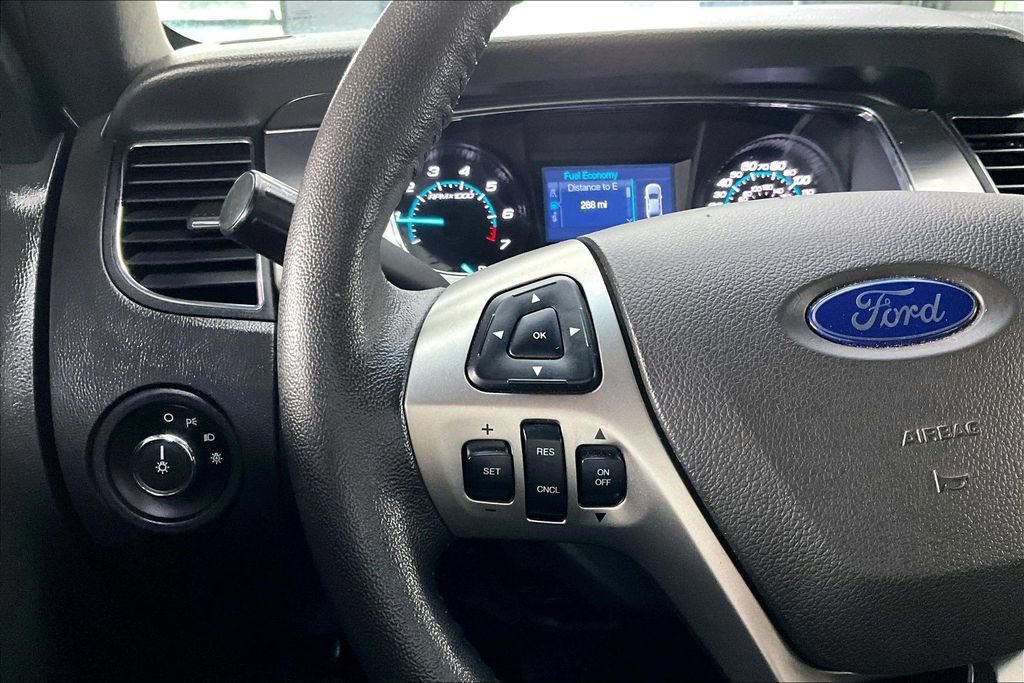 Used 2018 Ford Taurus SEL FWD image 10