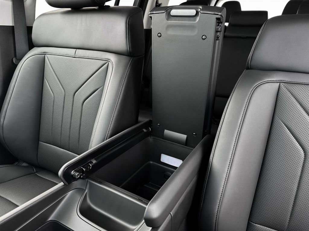 Used 2026 Hyundai Santa Fe SEL image 11