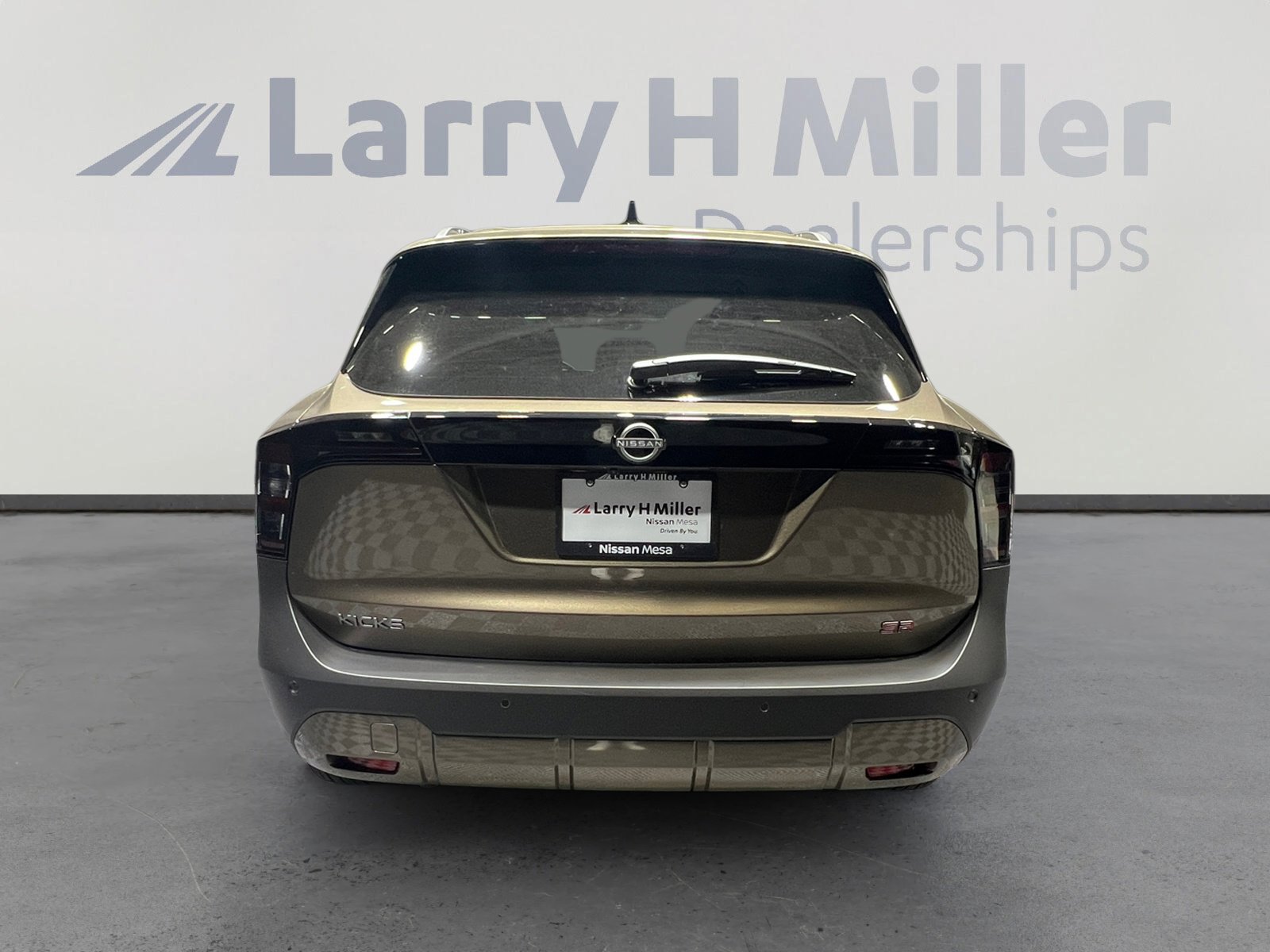 New 2026 Nissan Kicks SR image 4