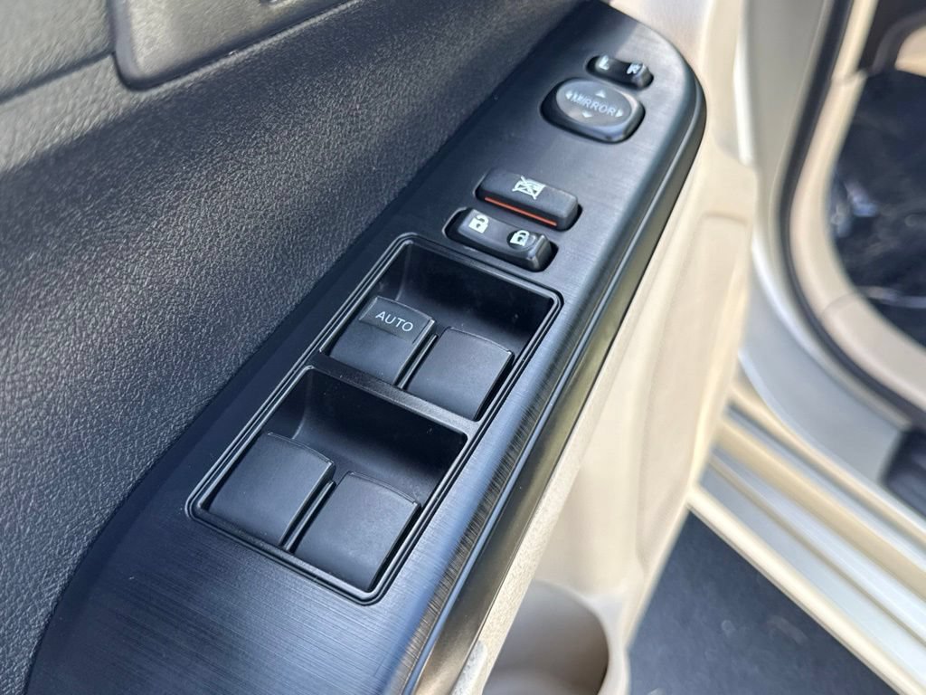 Used 2014 Toyota Camry LE FWD image 18