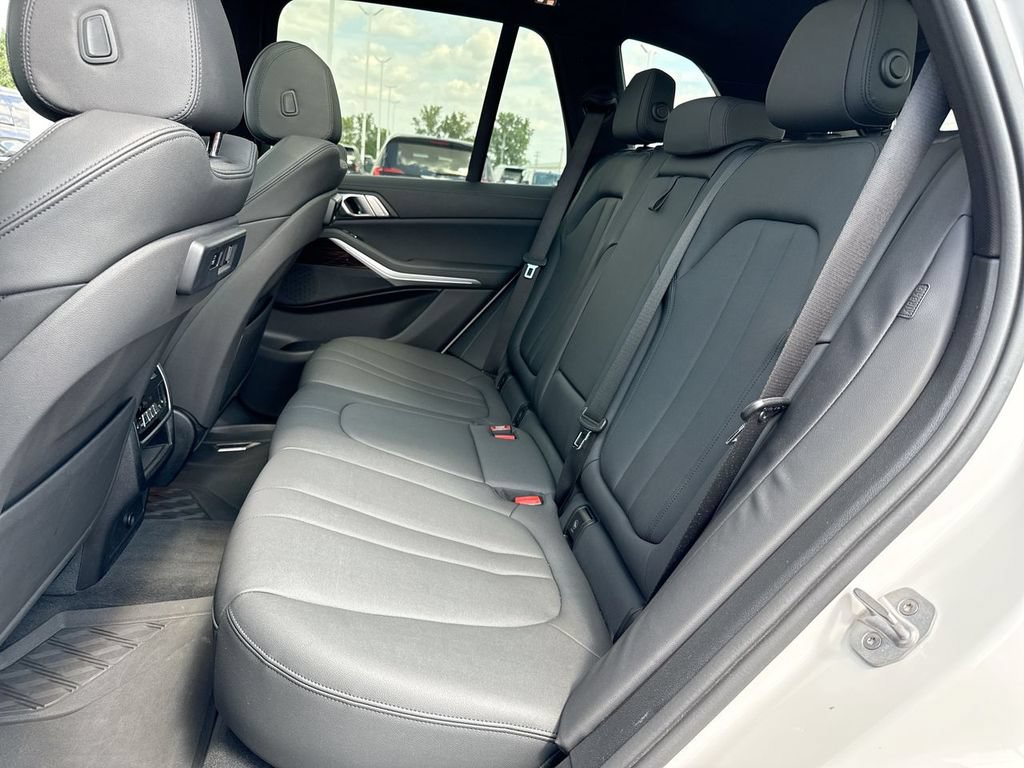 Used 2019 BMW X5 xDrive40i w/ Convenience Package AWD/4WD image 22