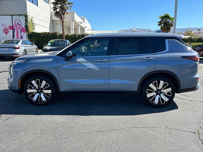 New 2026 Mitsubishi Outlander SE FWD image 4