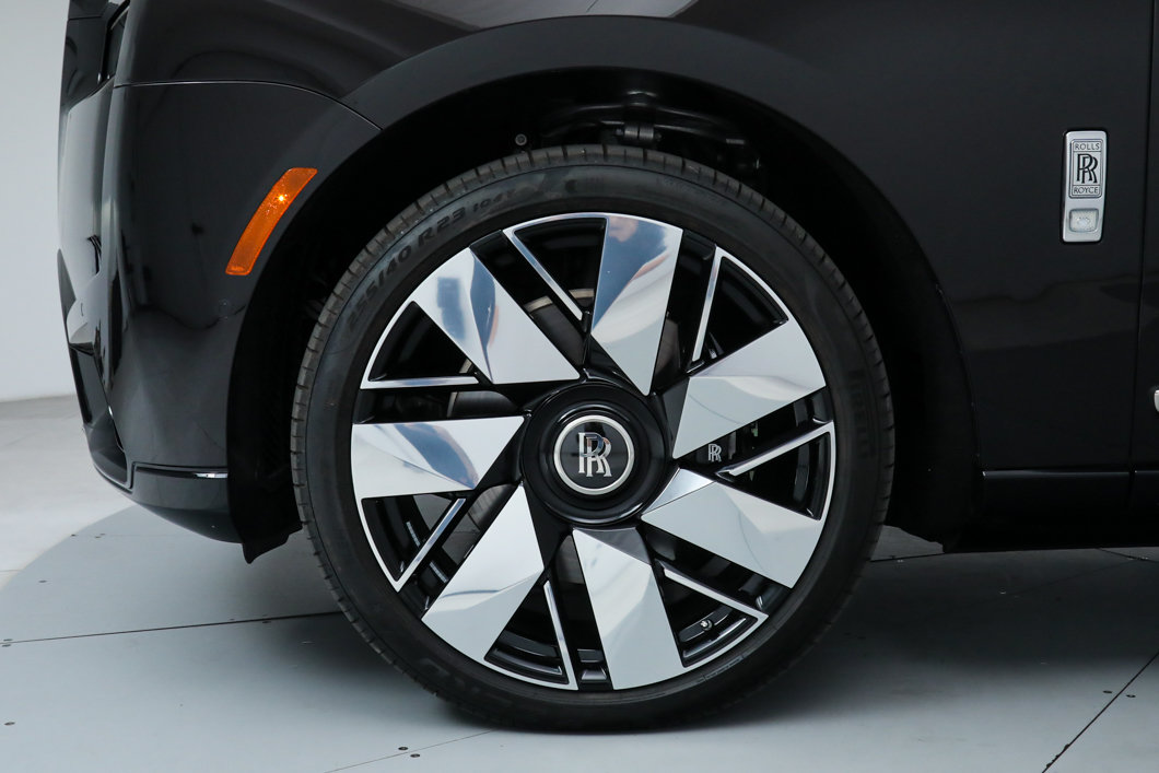 Used 2025 Rolls-Royce Cullinan AWD/4WD image 49
