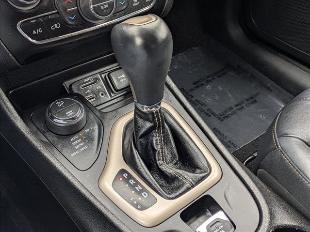 Used 2018 Jeep Cherokee Limited w/ Trailer Tow Group image 12