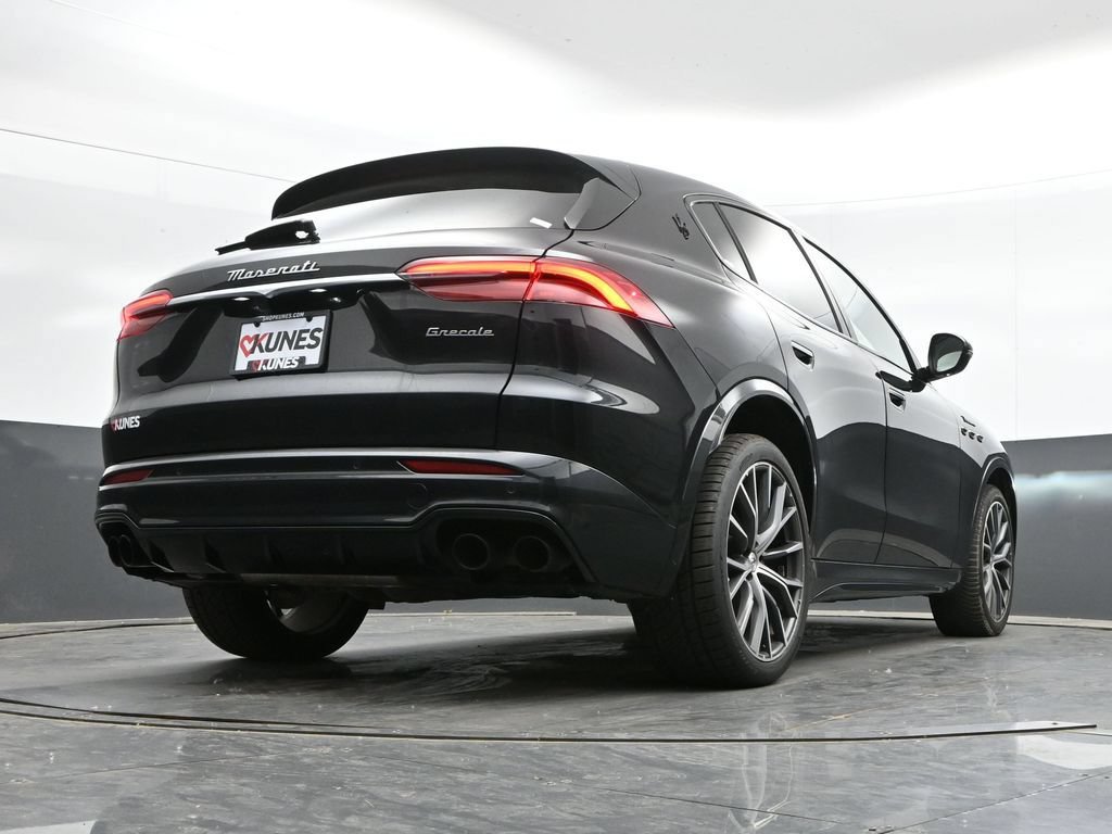 Used 2023 Maserati Grecale Modena AWD/4WD image 39