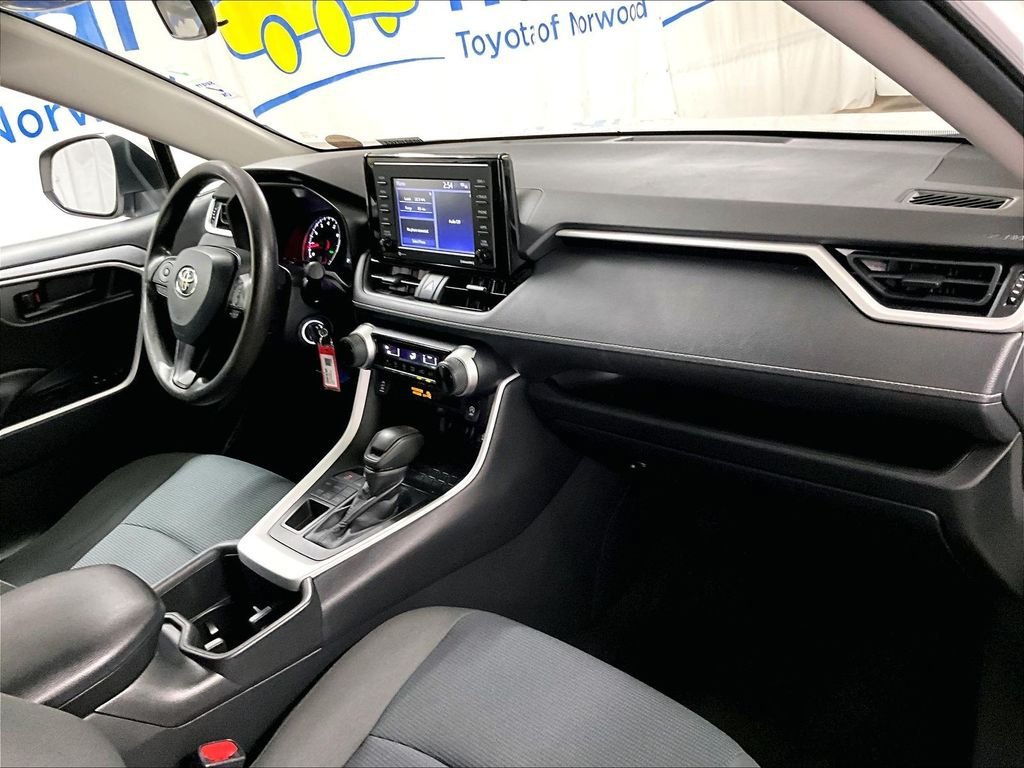 Certified 2022 Toyota RAV4 LE AWD/4WD image 14