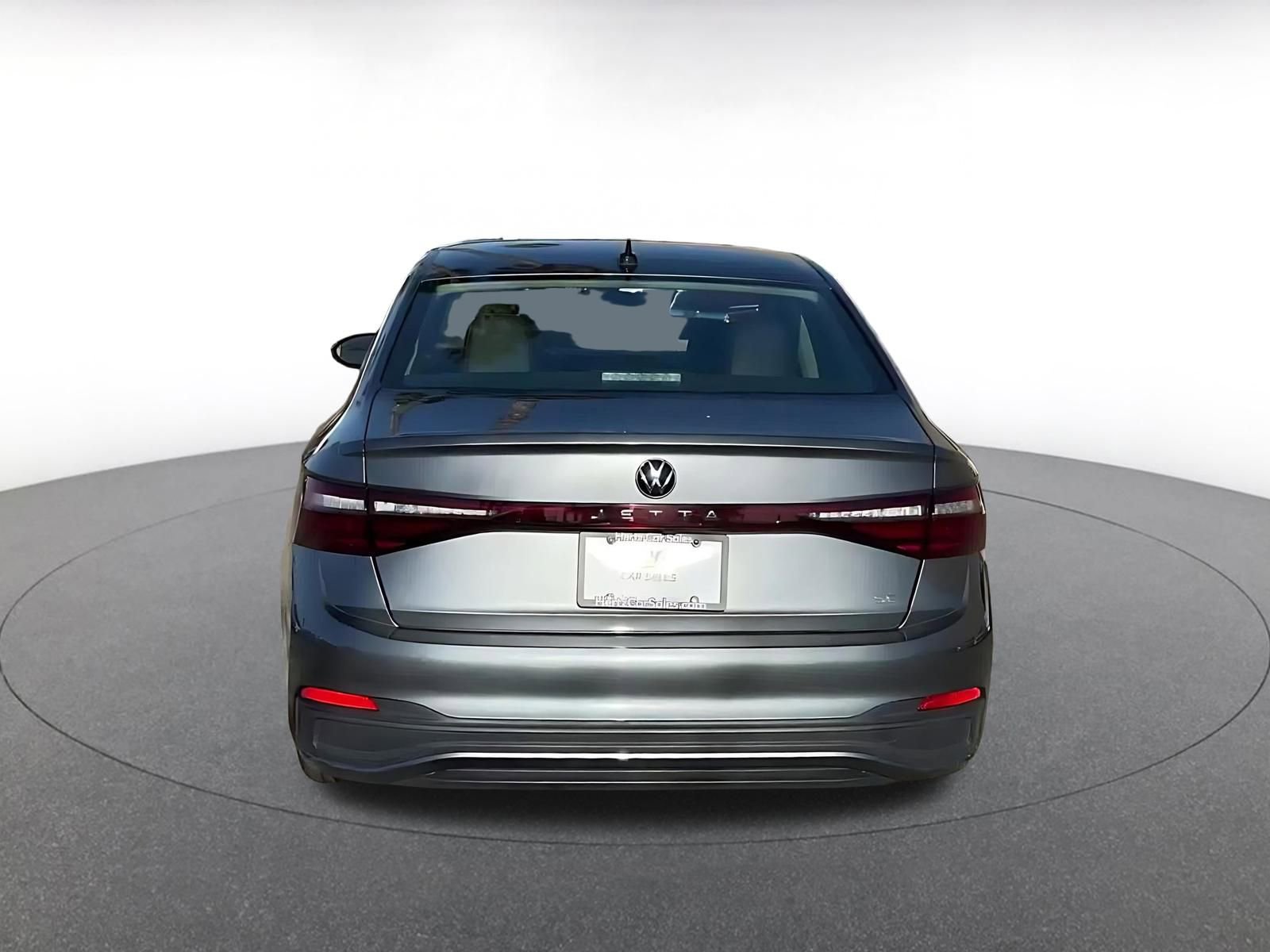 Used 2025 Volkswagen Jetta SE image 12