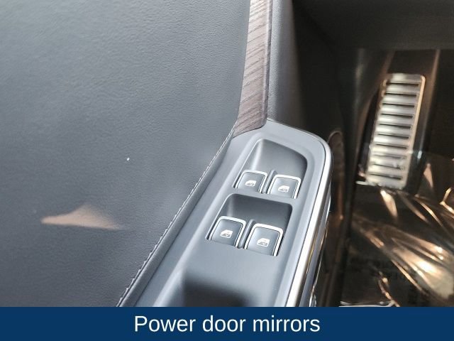 Used 2023 Rivian R1T Adventure image 40