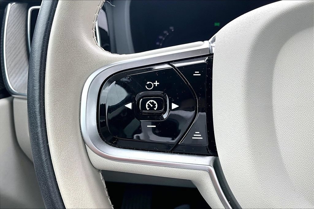 Certified 2024 Volvo XC60 B5 Plus w/ Protection Package Premier AWD/4WD image 25