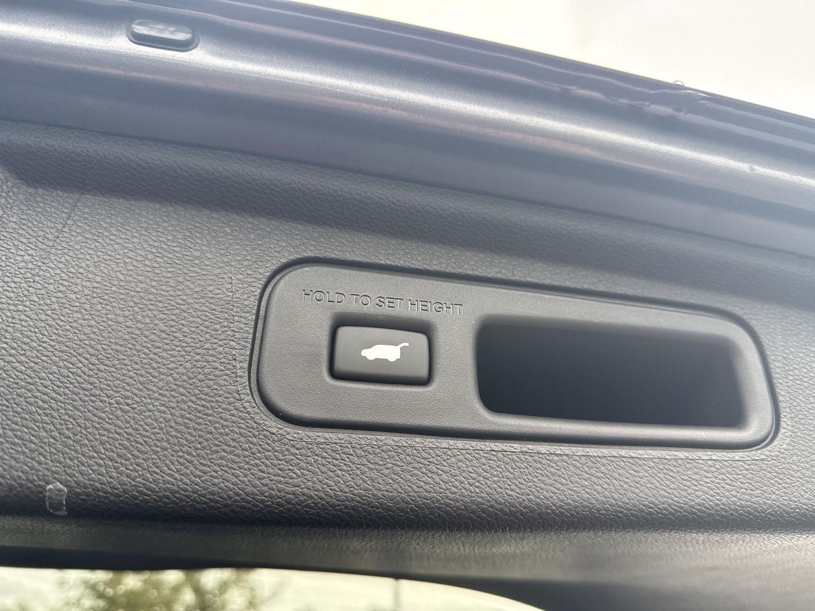 Certified 2026 Honda Odyssey Elite image 8