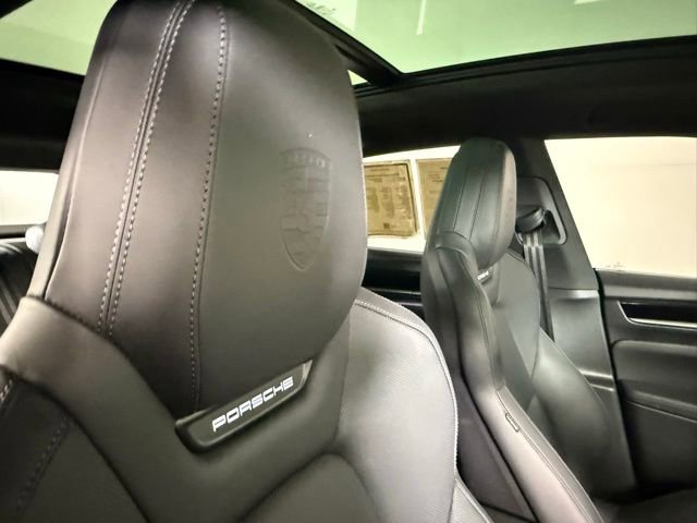 Used 2025 Porsche Macan 4S Electric image 32