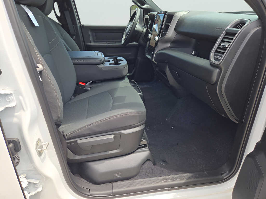 New 2026 RAM 3500 Tradesman AWD/4WD image 7