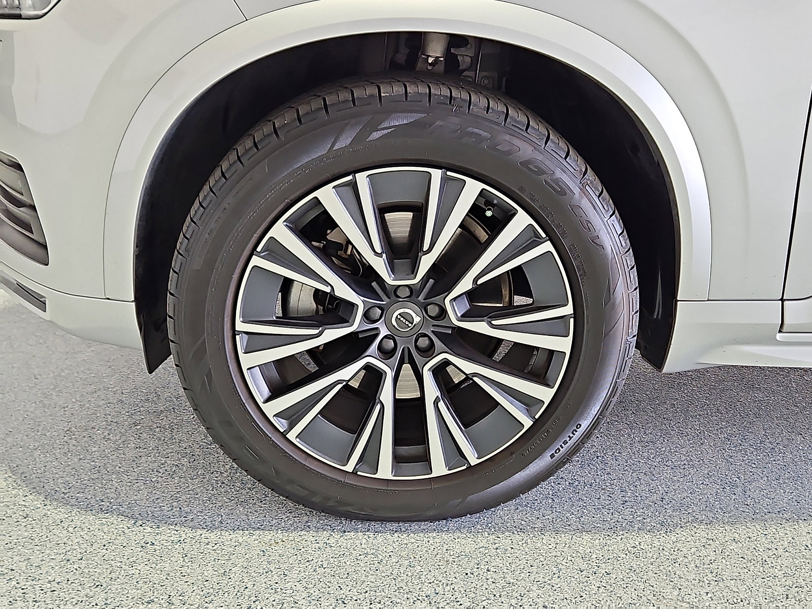 Used 2022 Volvo XC90 T6 Momentum AWD/4WD image 5