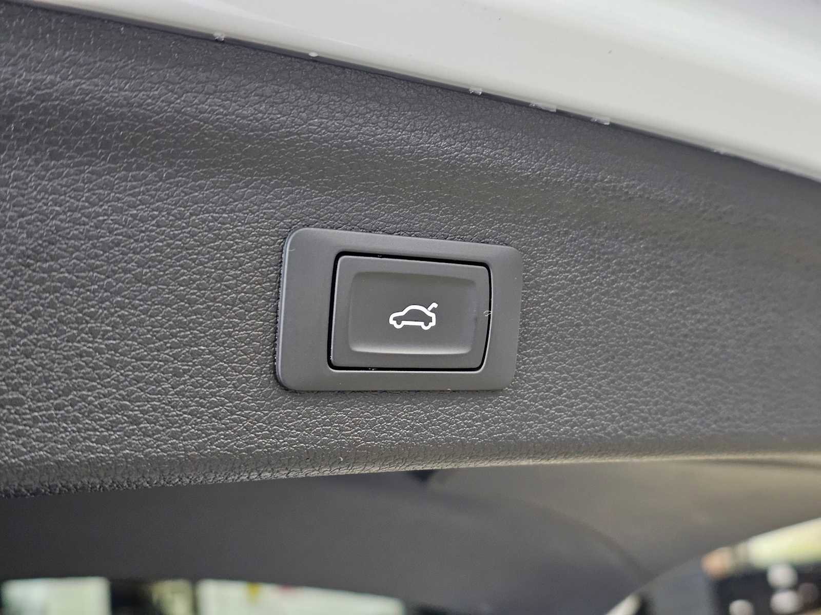 Used 2022 Audi Q3 2.0T Premium w/ Convenience Package image 17