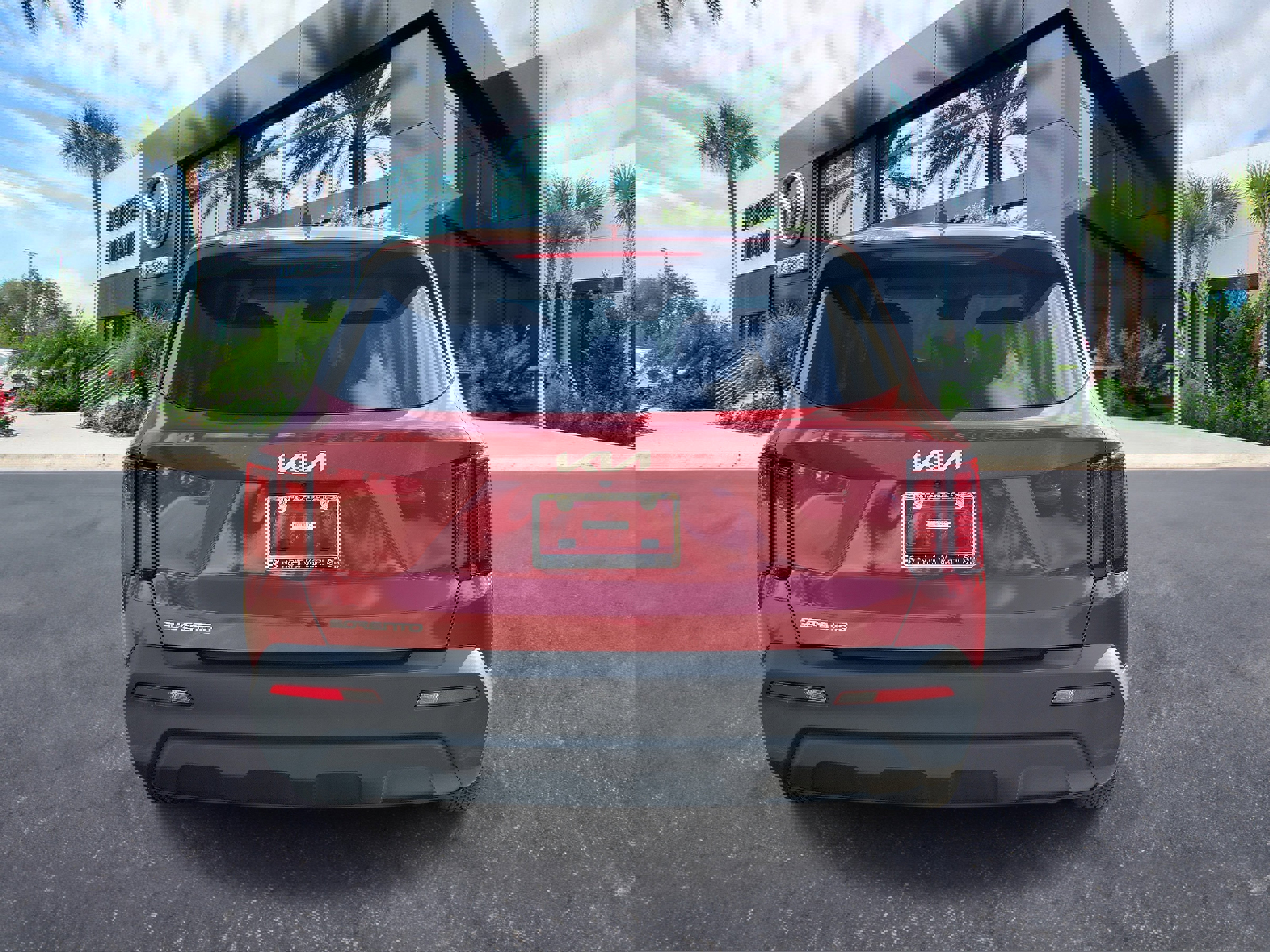 Used 2023 Kia Sorento LX image 4