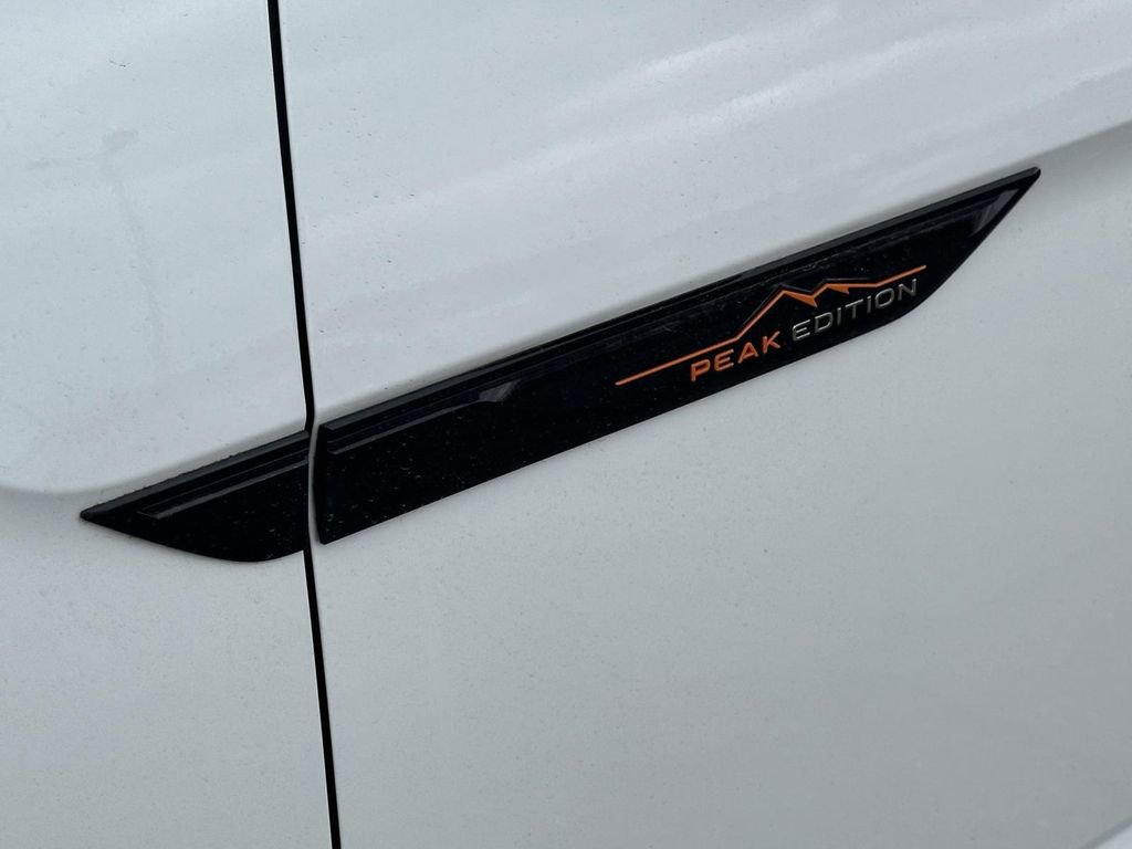 Certified 2025 Volkswagen Atlas Peak Edition SE image 10