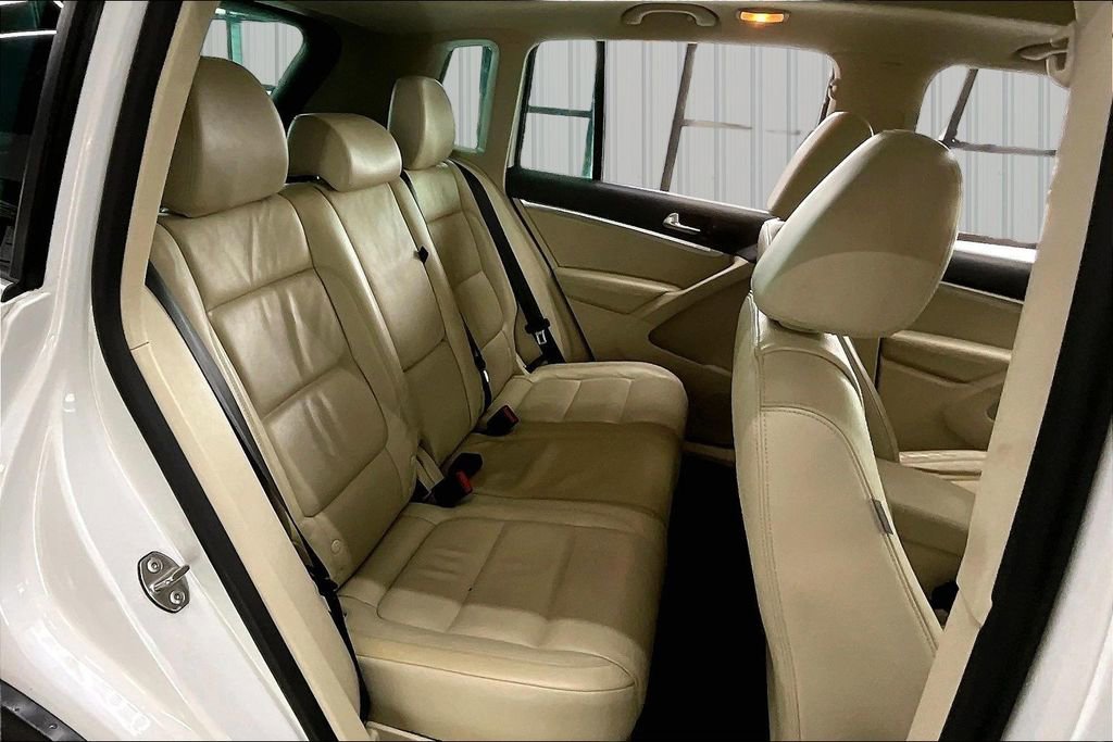 Used 2013 Volkswagen Tiguan SEL image 24