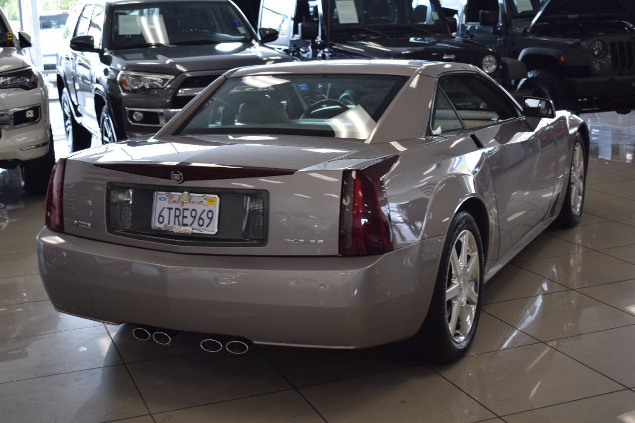 Used 2005 Cadillac XLR RWD image 25
