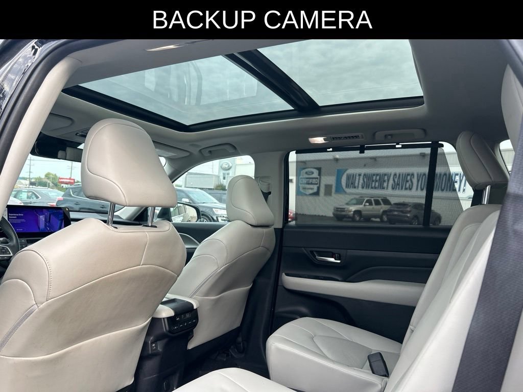 Used 2024 Toyota Grand Highlander AWD image 12