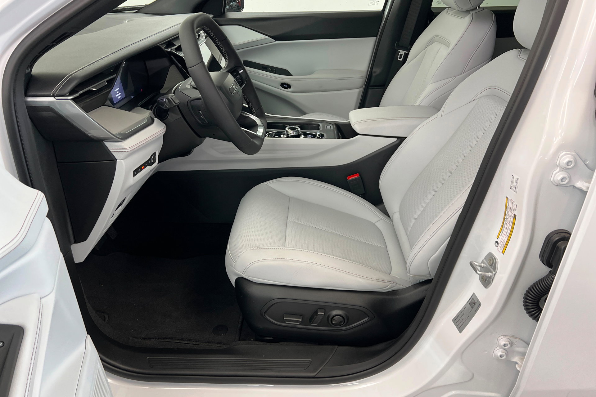 New 2026 Jeep Cherokee Limited AWD/4WD image 17