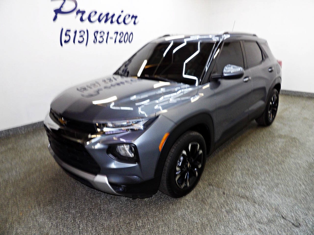 Used 2022 Chevrolet TrailBlazer LT FWD image 1