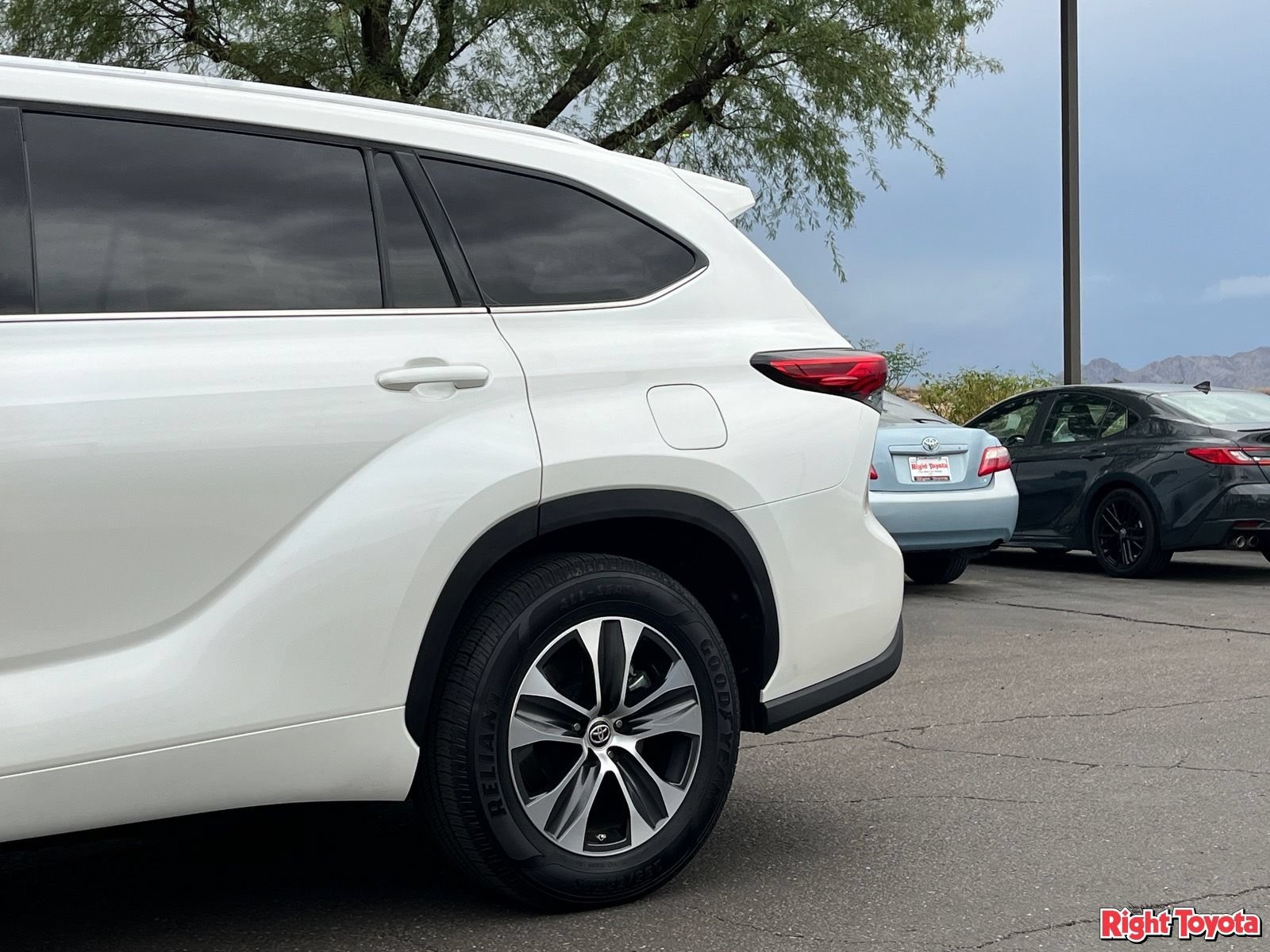 Certified 2021 Toyota Highlander XLE FWD image 11