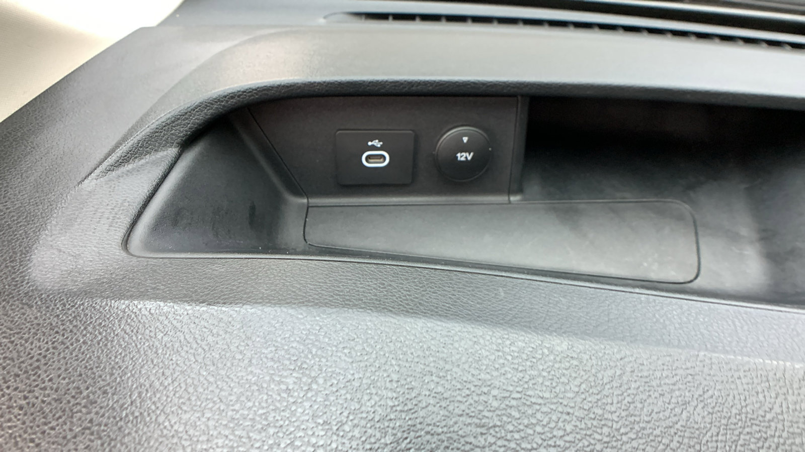 Used 2023 Ford Transit 250 Medium Roof AWD image 18