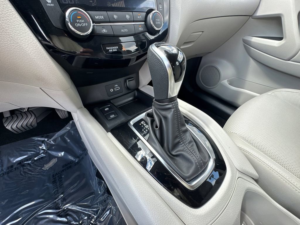 Used 2022 Nissan Rogue Sport SL image 30