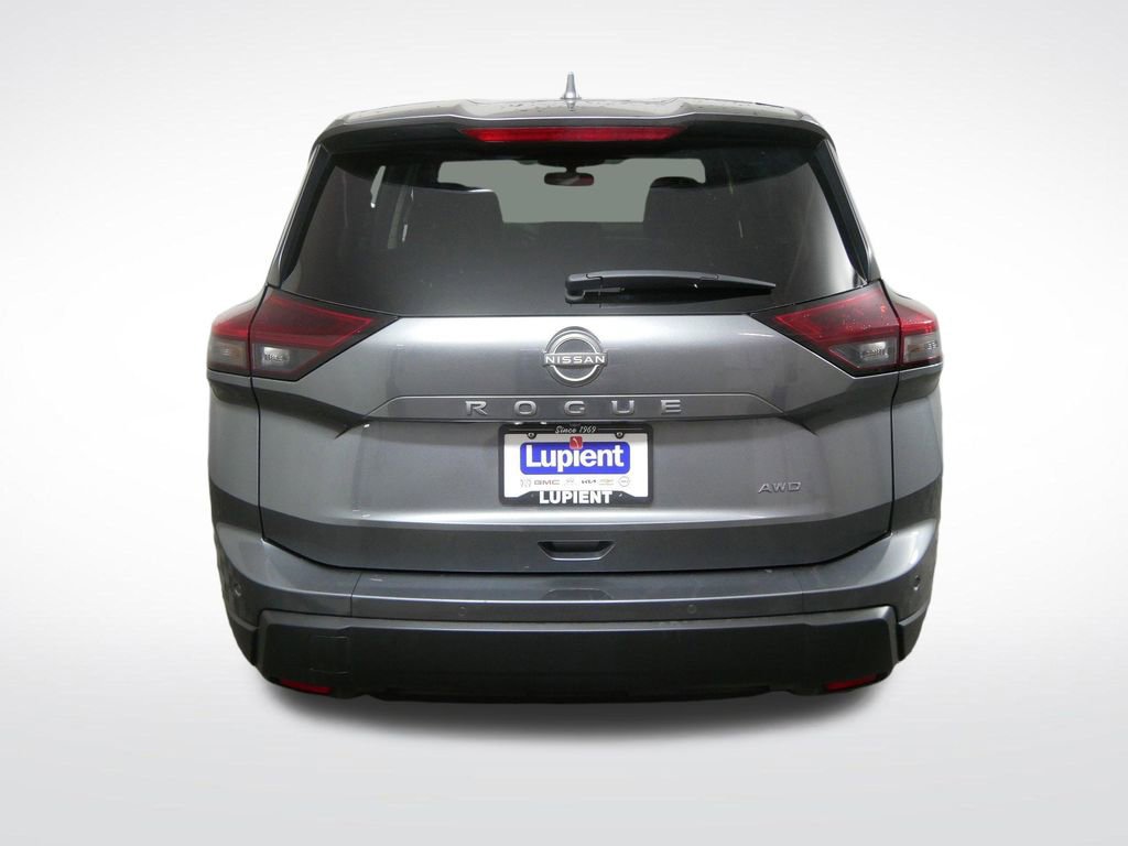 Used 2025 Nissan Rogue SV image 5