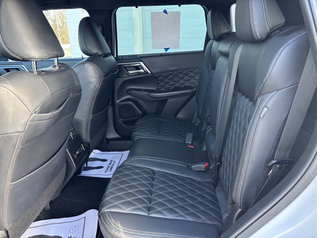 Used 2023 Mitsubishi Outlander SEL Black Edition image 29