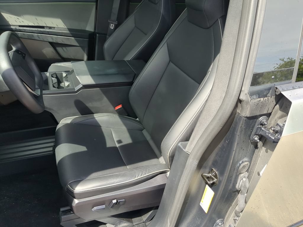 Used 2024 Tesla Cybertruck Cyberbeast AWD/4WD image 19
