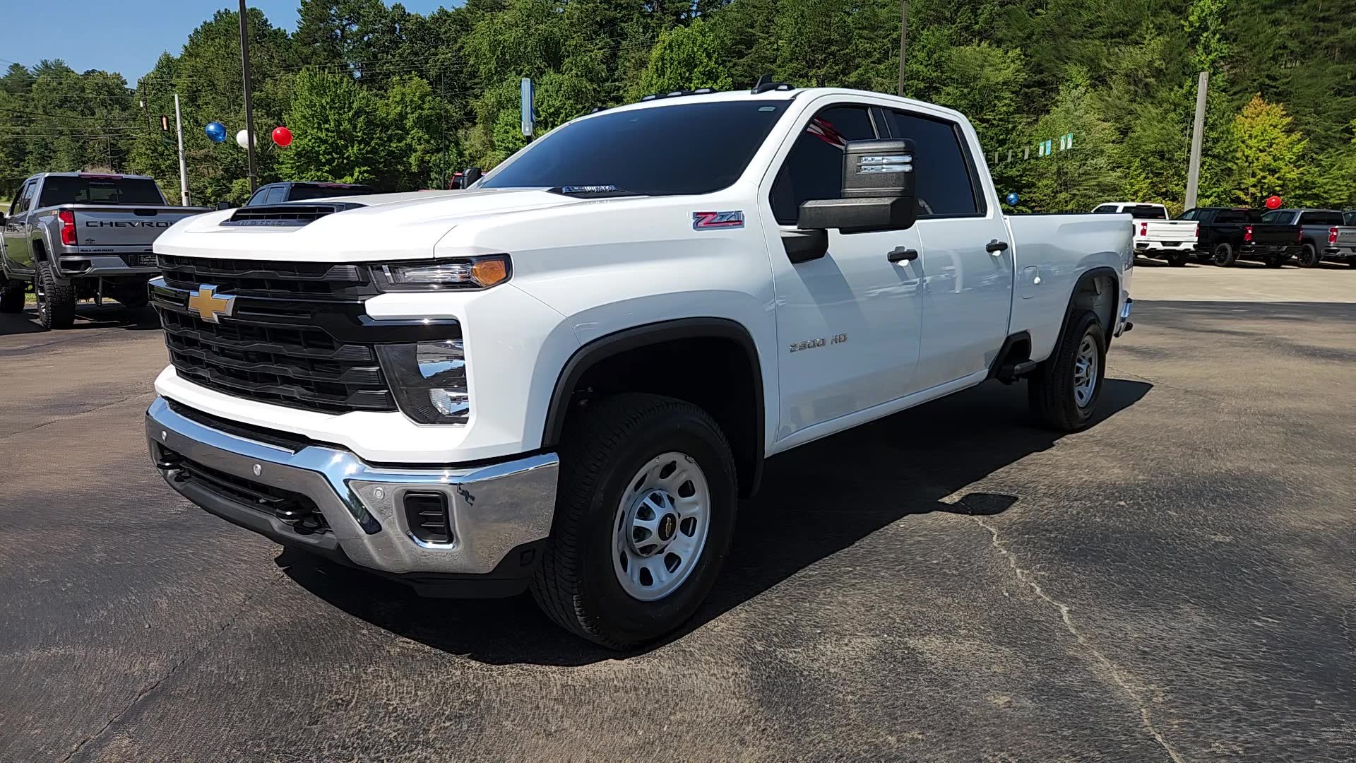 Used 2025 Chevrolet Silverado 2500 W/T AWD/4WD image 2