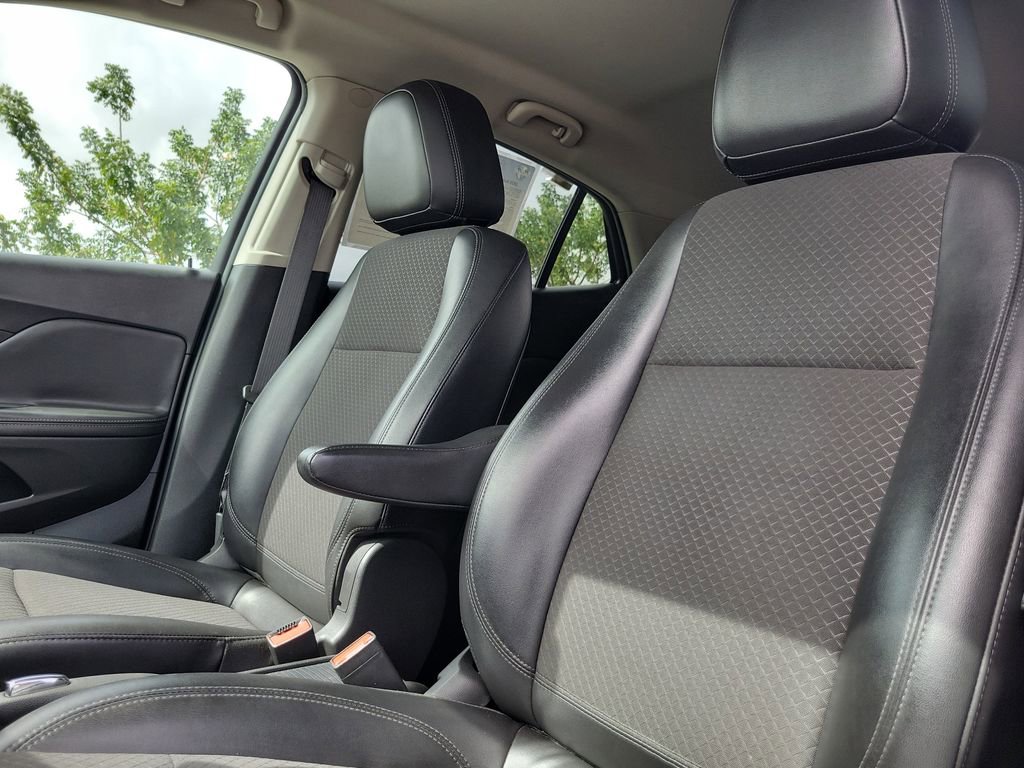 Used 2020 Buick Encore Preferred FWD image 24