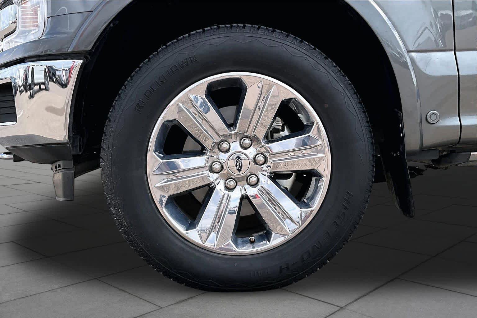 Used 2019 Ford F150 Lariat w/ Equipment Group 502A Luxury AWD/4WD image 11
