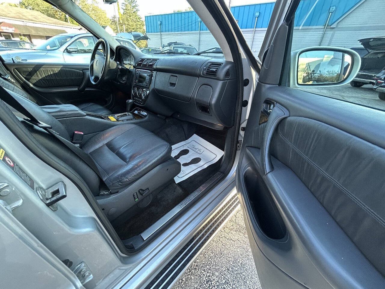Used 2005 Mercedes-Benz ML 500 4MATIC image 9