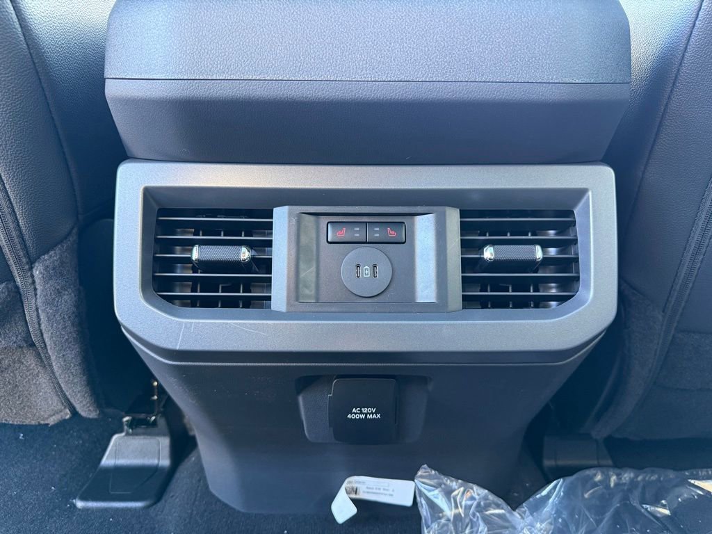New 2026 Ford F250 Lariat w/ Black Appearance Package image 17