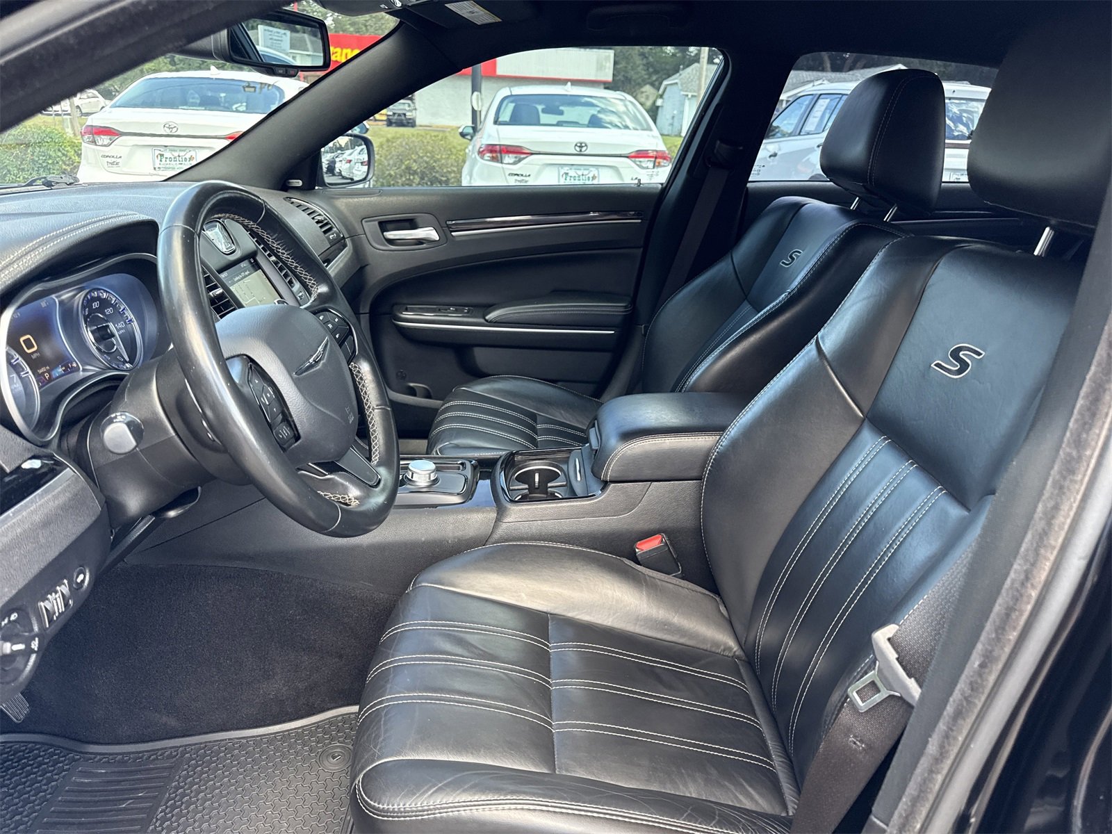 Used 2021 Chrysler 300 S image 9