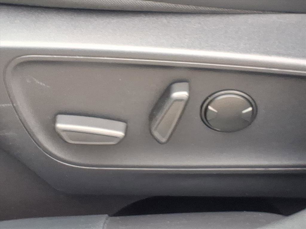 Used 2025 Ford Escape ST-Line w/ Cold Weather Package AWD/4WD image 14