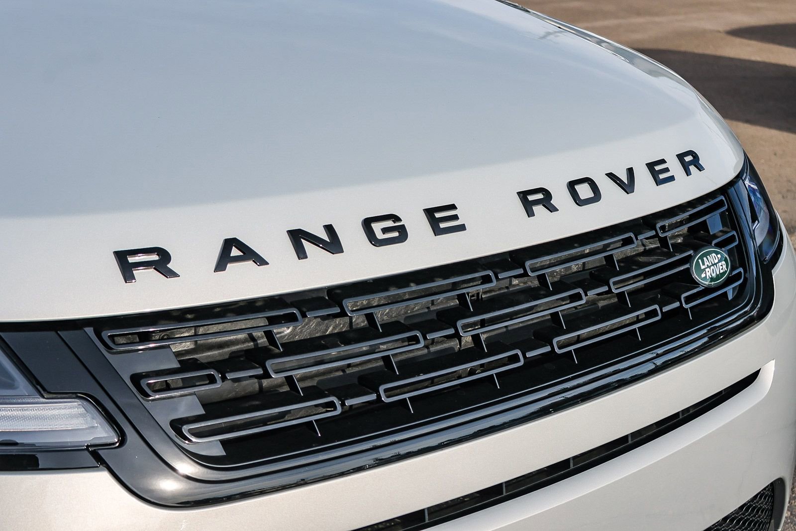 New 2026 Land Rover Range Rover Evoque Dynamic SE image 16