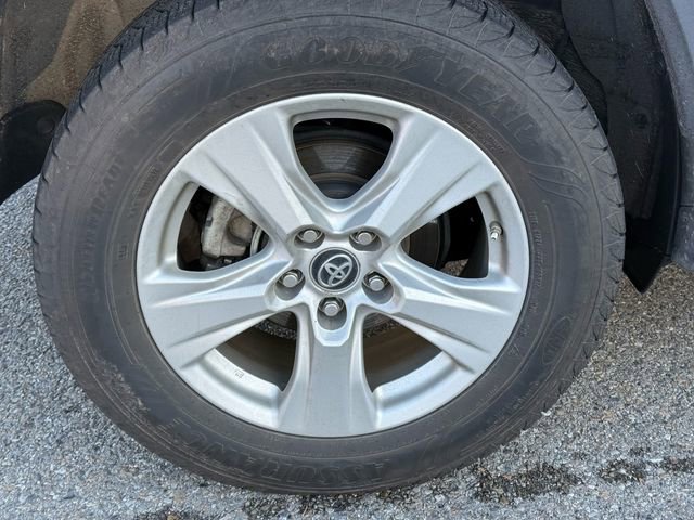 Used 2019 Toyota RAV4 XLE image 15