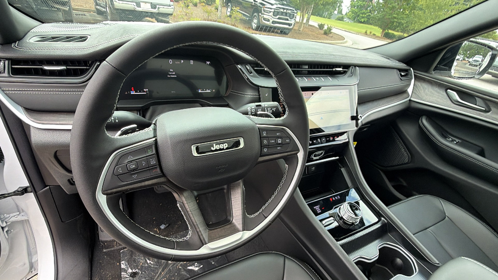 New 2026 Jeep Grand Cherokee Limited w/ Limited Altitude Package AWD/4WD image 22
